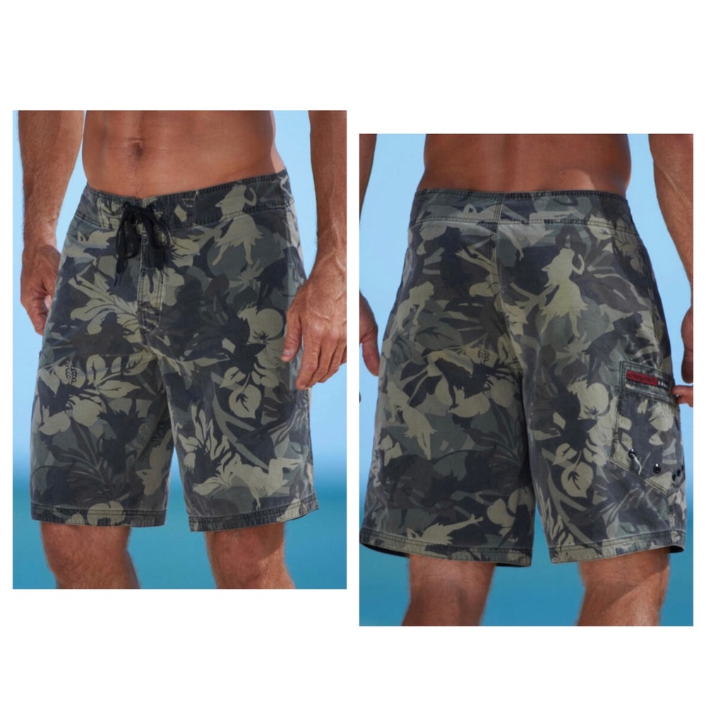 Crazy Shirts Hulaflage Camo Green Floral Board Shorts Size 40
